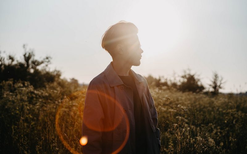 person unaffected by glare after evo icl